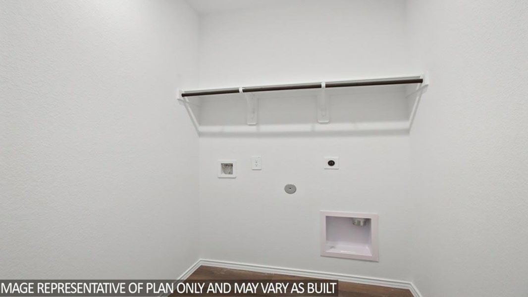 Spacious, unfurnished interior of a new home in Porters Mill, New Caney (Image 8).