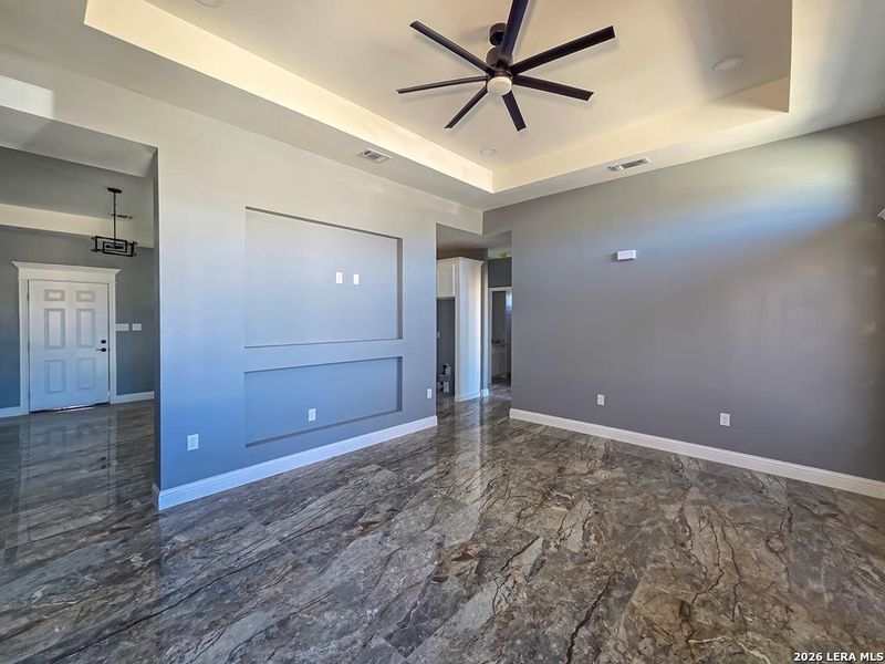 Spacious, unfurnished interior of a new home in , Eagle Pass (Image 28).