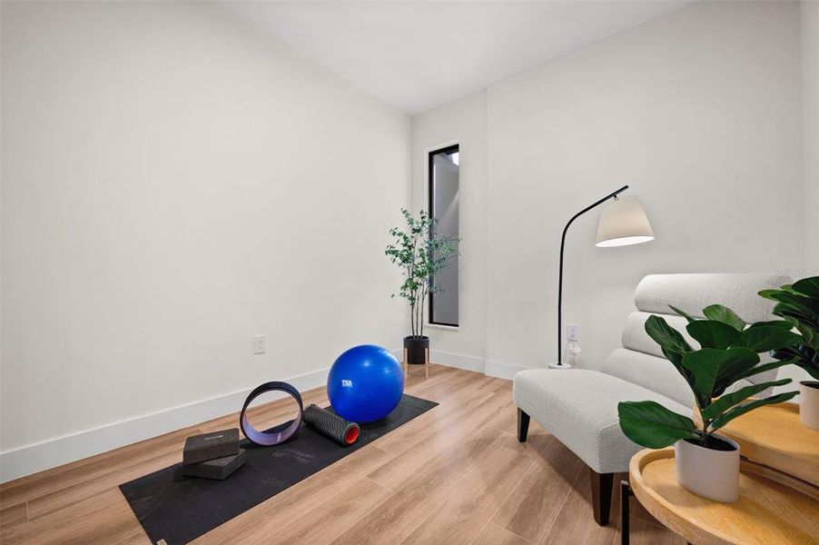 Furnished interior view inside a new home in , Port Charlotte (Image 47).