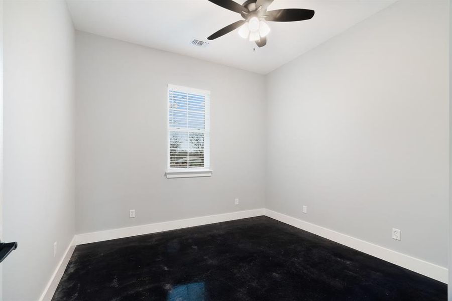 Spacious, unfurnished interior of a new home in , Blossom (Image 14).