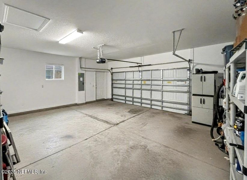 Spacious, unfurnished interior of a new home in Bradley Pond, Jacksonville (Image 26).