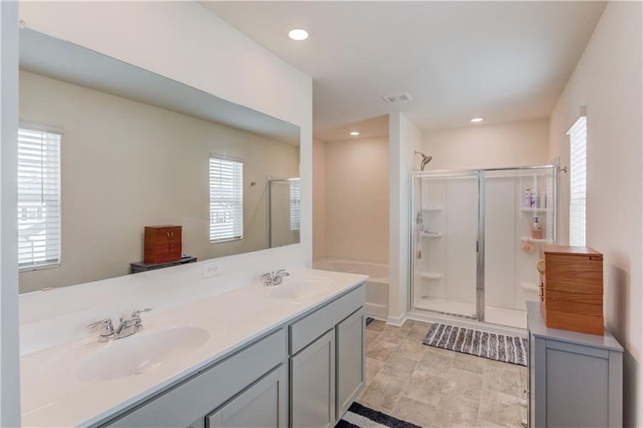 Furnished interior view inside a new home in Twin Lakes, Hoschton (Image 14).