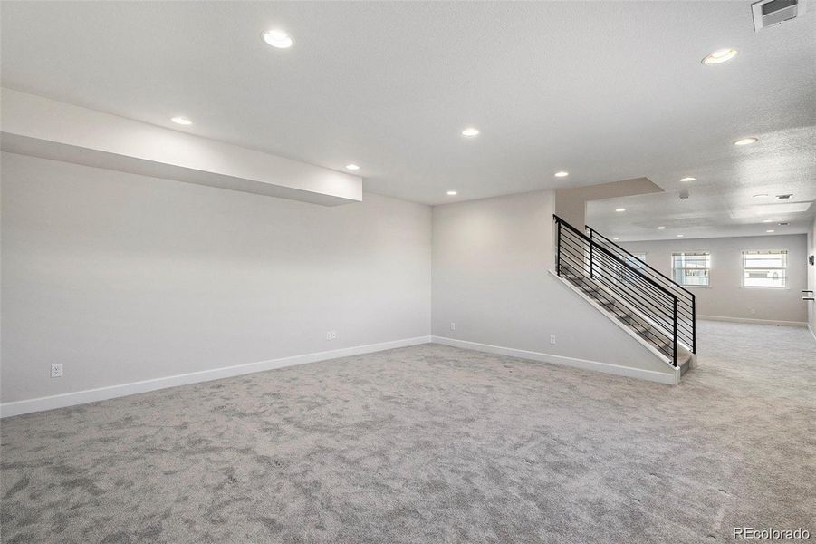 Spacious, unfurnished interior of a new home in , Castle Rock (Image 24).