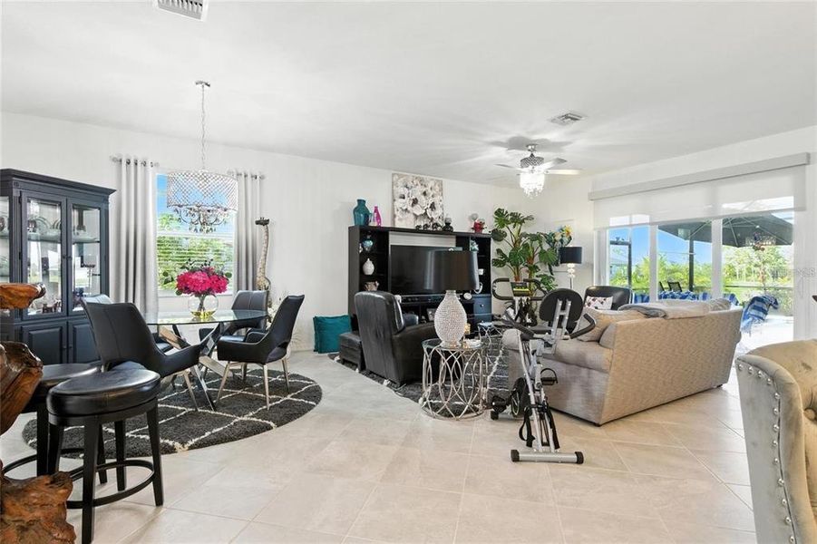 Furnished interior view inside a new home in , Venice (Image 34).