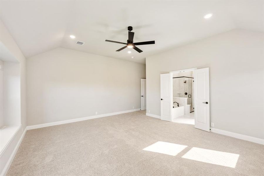 Spacious, unfurnished interior of a new home in Somerset, Venus (Image 33).