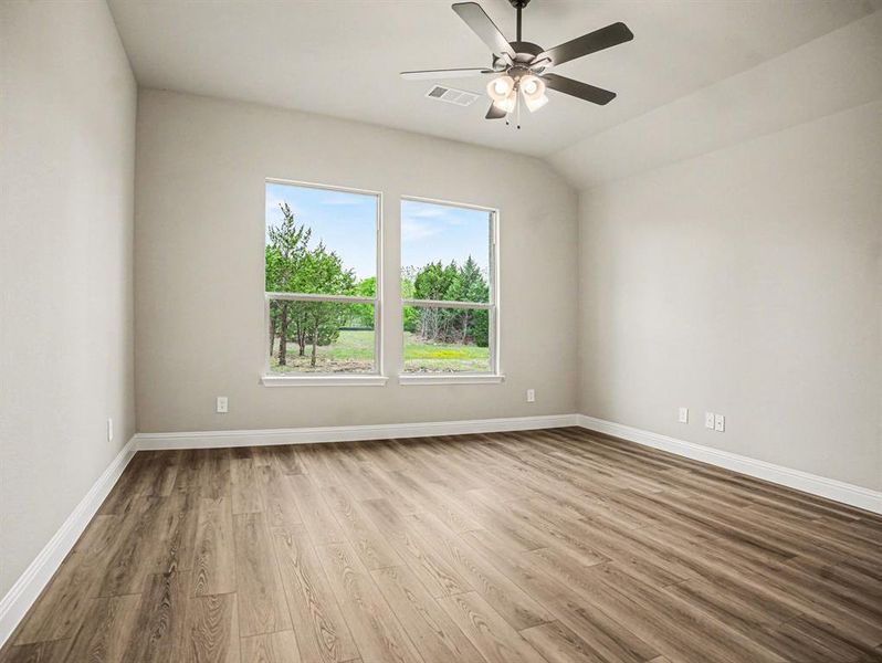 Spacious, unfurnished interior of a new home in Sagebrush Addition, Midlothian (Image 23). Spacious, unfurnished interior of a new home in Sagebrush Addition, Midlothian (Image 23).