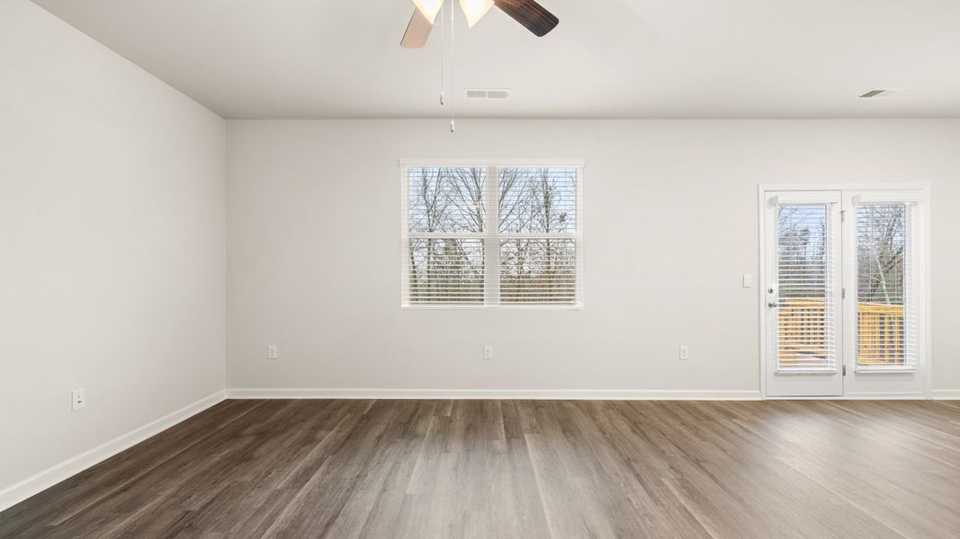Spacious, unfurnished interior of a new home in Captain's Corner, Grovetown (Image 18).