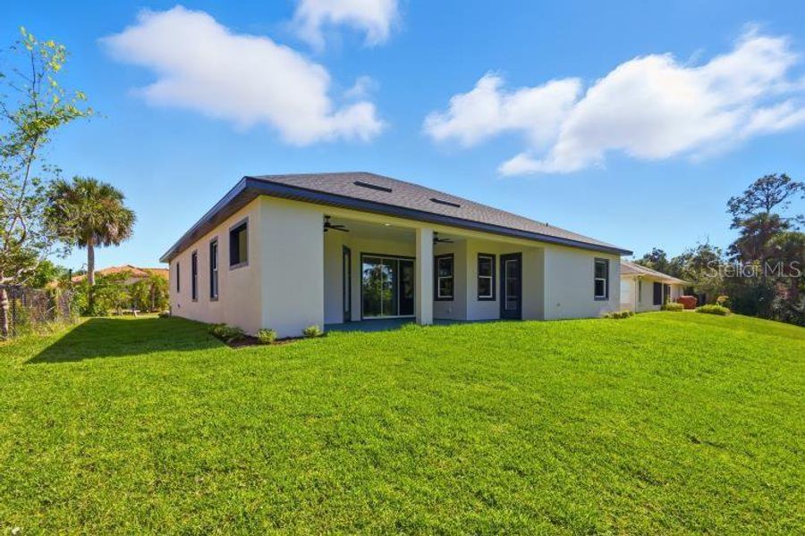 Exterior details and patio area of a home in , Palm Coast (Image 4).