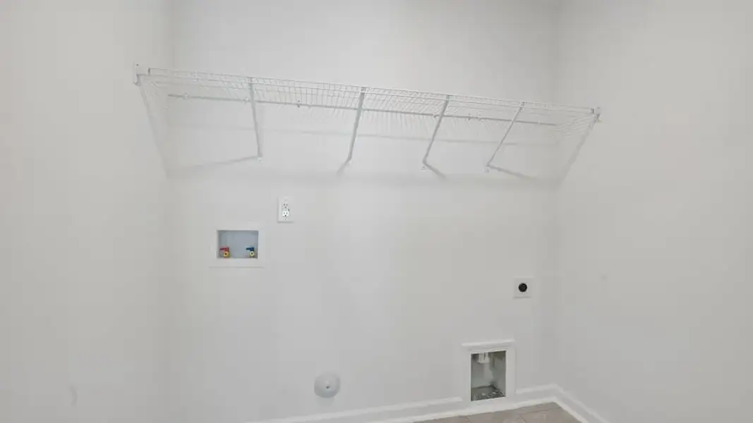 Spacious, unfurnished interior of a new home in Collins Ridge, Hillsborough (Image 40).