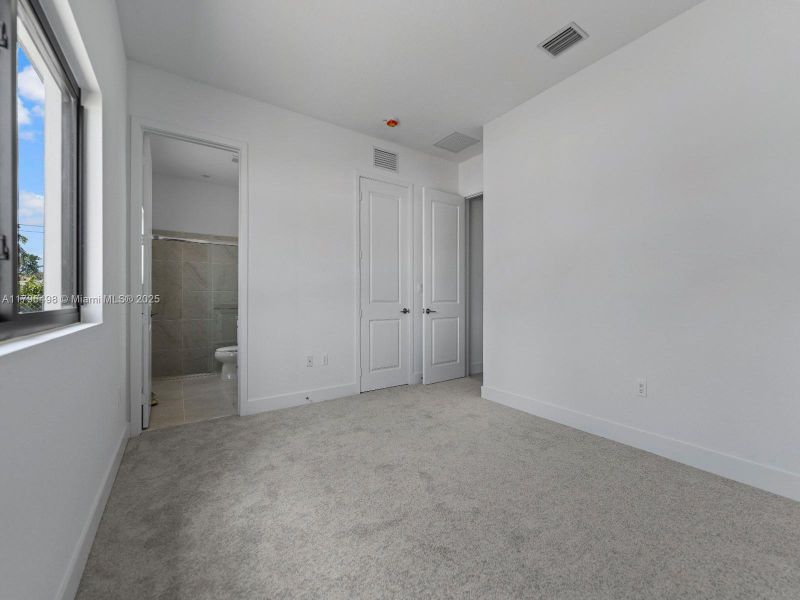 Spacious, unfurnished interior of a new home in , Homestead (Image 24).