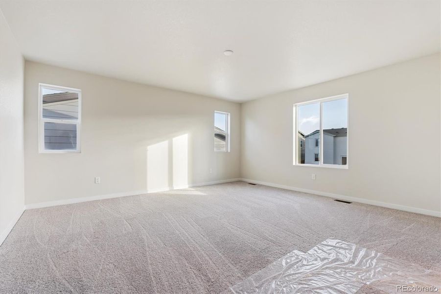 Spacious, unfurnished interior of a new home in Farmlore, Brighton (Image 20).