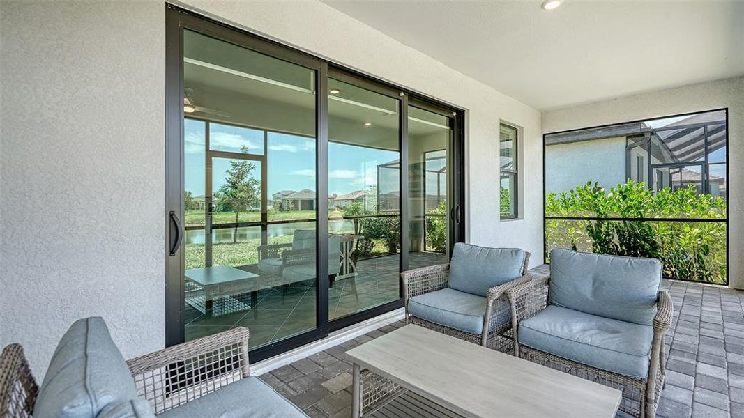 Exterior details and patio area of a home in , Venice (Image 33).