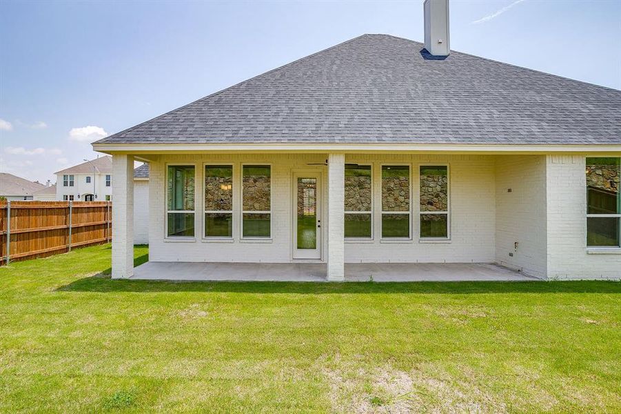 Exterior details and patio area of a home in Whitestone Crest, Benbrook (Image 27).
