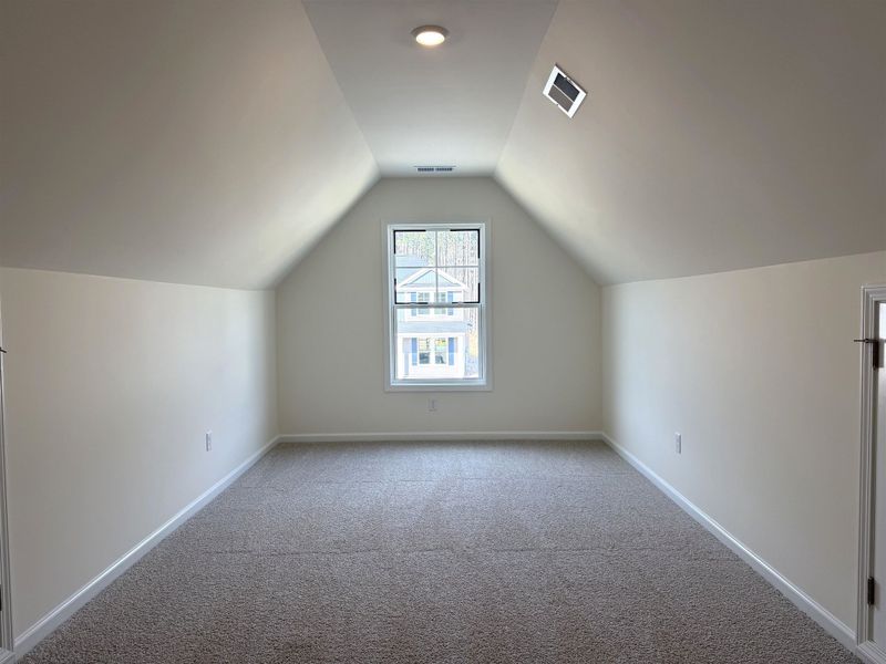 Spacious, unfurnished interior of a new home in King Farm Estates, Aynor (Image 16).