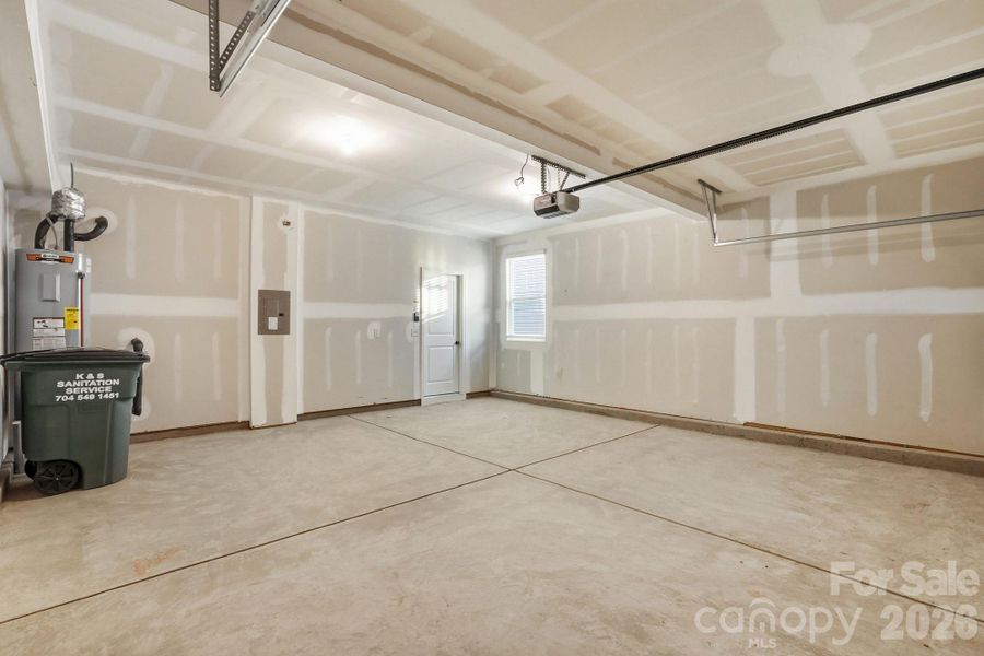 For representation purposes of floorplan only, actual homesite is under construction and design and structural options may vary