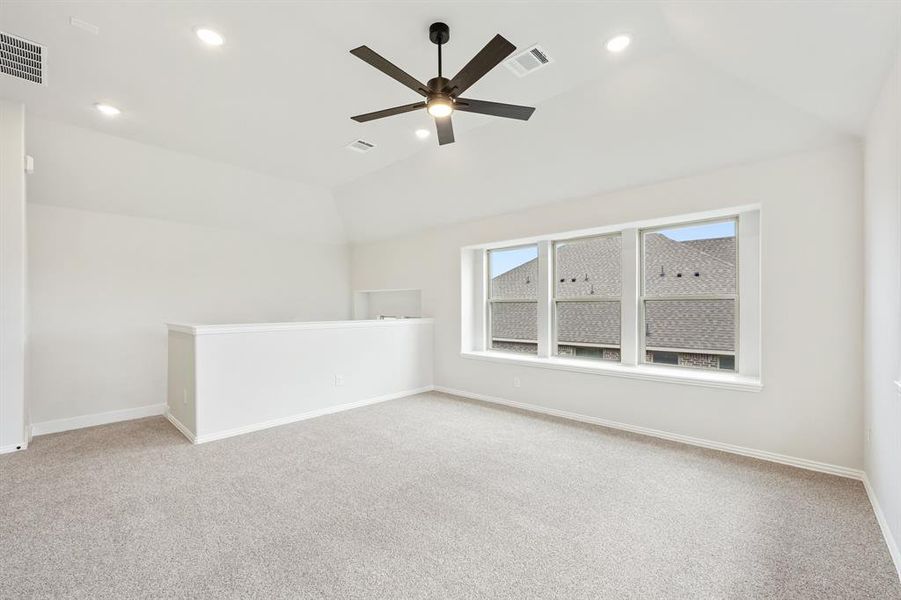 Spacious, unfurnished interior of a new home in Waverly Estates, Nevada (Image 22).