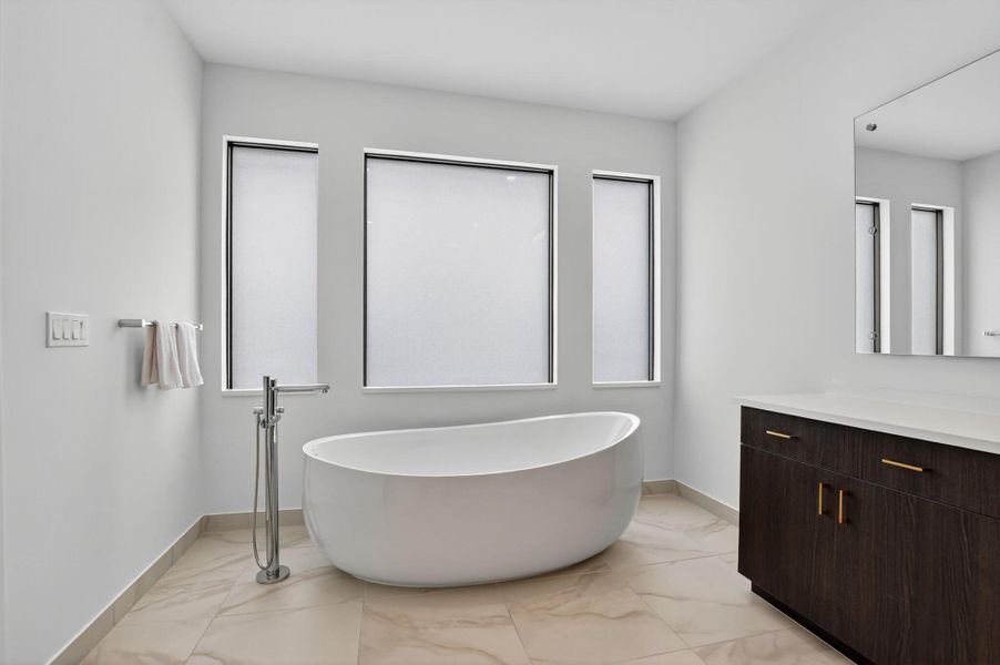 Furnished interior view inside a new home in , Boca Raton (Image 10).