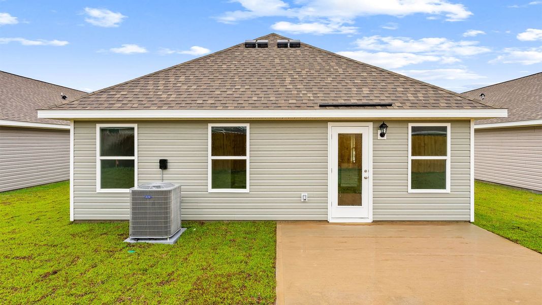 Exterior details and patio area of a home in Park Place, Panama City (Image 19). Exterior details and patio area of a home in Park Place, Panama City (Image 19).