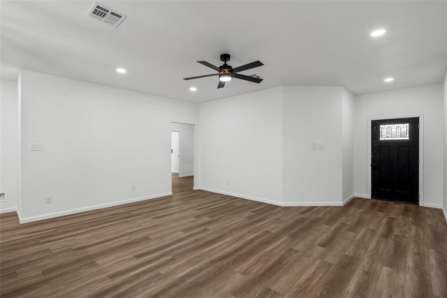 Spacious, unfurnished interior of a new home in , Waco (Image 19). Spacious, unfurnished interior of a new home in , Waco (Image 19).