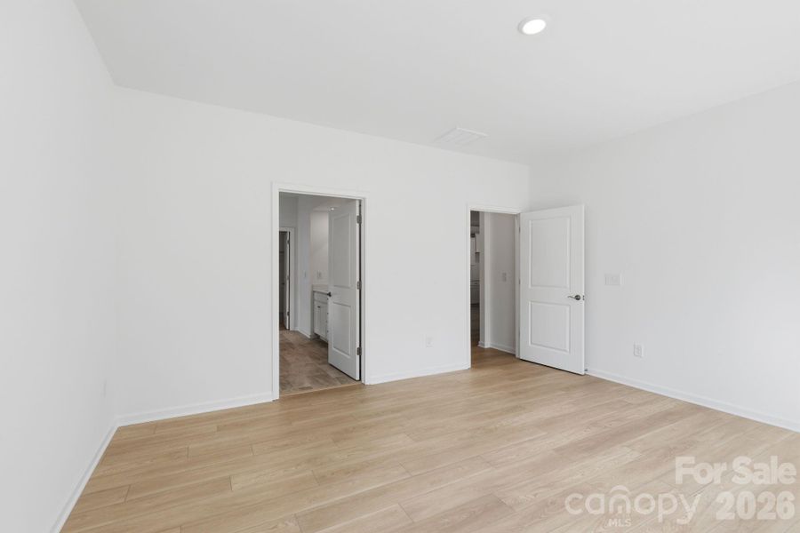 Spacious, unfurnished interior of a new home in Roselyn, Lancaster (Image 24).