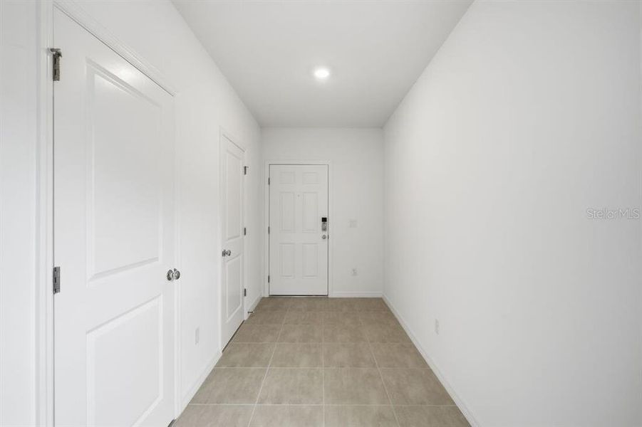 Spacious, unfurnished interior of a new home in Waterstone, Groveland (Image 41).