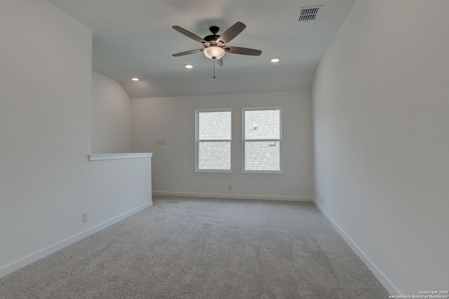 Spacious, unfurnished interior of a new home in Arcadia Ridge, San Antonio (Image 26).