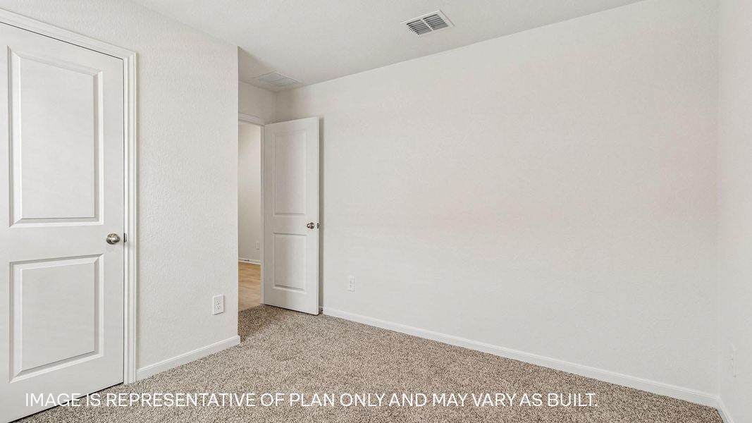 Representative unfurnished interior of a home built from the The Gaven by D.R. Horton in Briarwood, Elgin (Image 28).