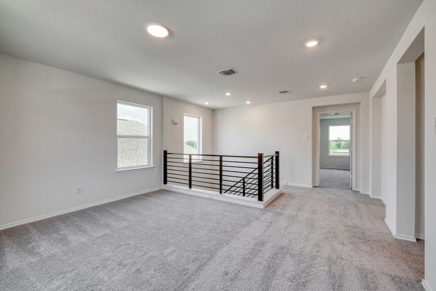 Spacious, unfurnished interior of a new home in Overlook Ranch, Georgetown (Image 21).