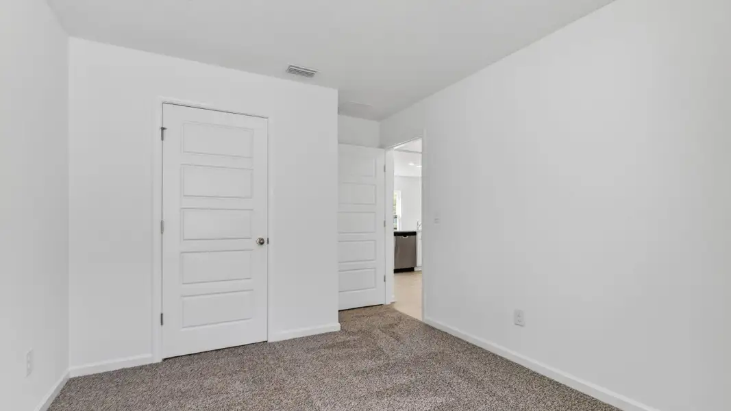 Spacious, unfurnished interior of a new home in Copes Landing, Jacksonville (Image 22). Spacious, unfurnished interior of a new home in Copes Landing, Jacksonville (Image 22).