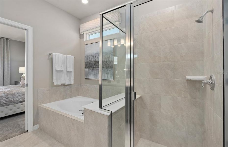 Furnished interior view inside a new home in Windsor Cay Resort, Clermont (Image 13).