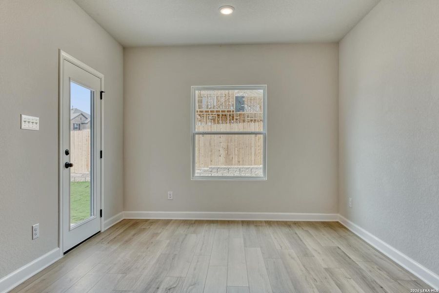 Spacious, unfurnished interior of a new home in Hennersby Hollow, San Antonio (Image 18).