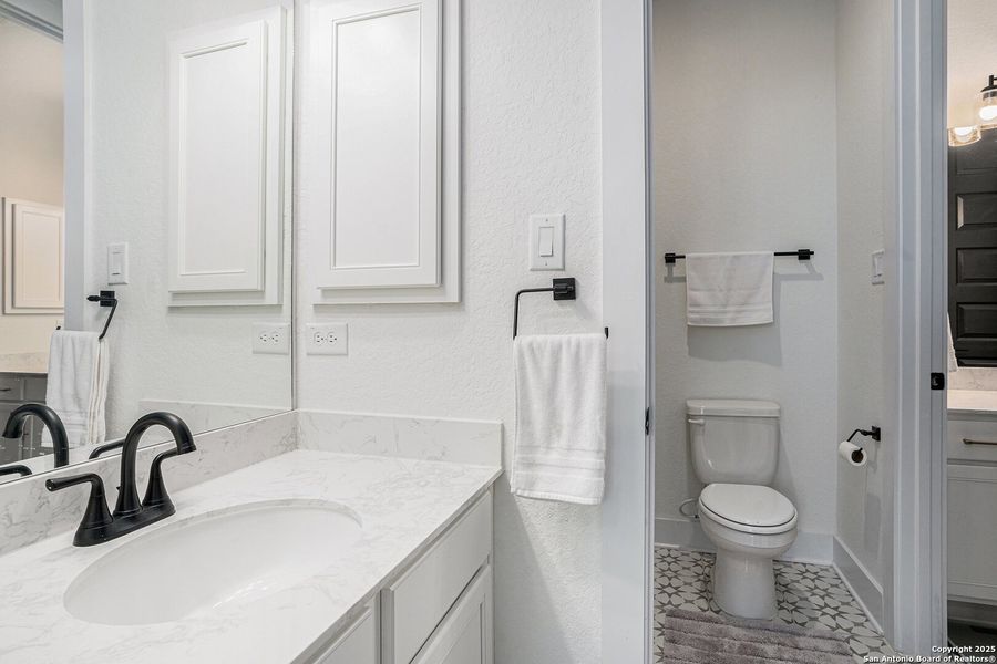 Furnished interior view inside a new home in Mesa Western, Cibolo (Image 8).
