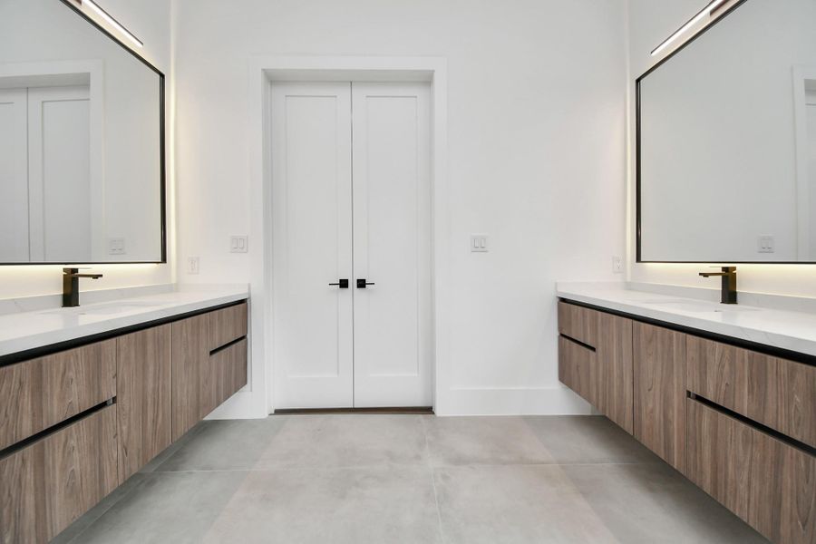 Furnished interior view inside a new home in , Houston (Image 18). Furnished interior view inside a new home in , Houston (Image 18).