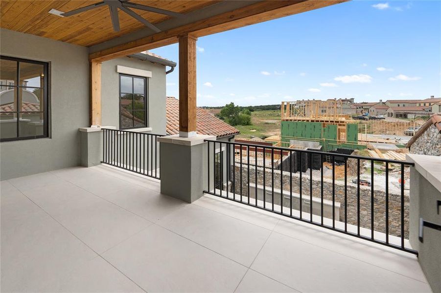 Balcony with beautiful views of the neighborhood