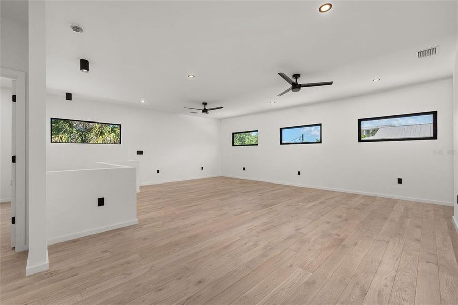 Spacious, unfurnished interior of a new home in , Sarasota (Image 63). Spacious, unfurnished interior of a new home in , Sarasota (Image 63).