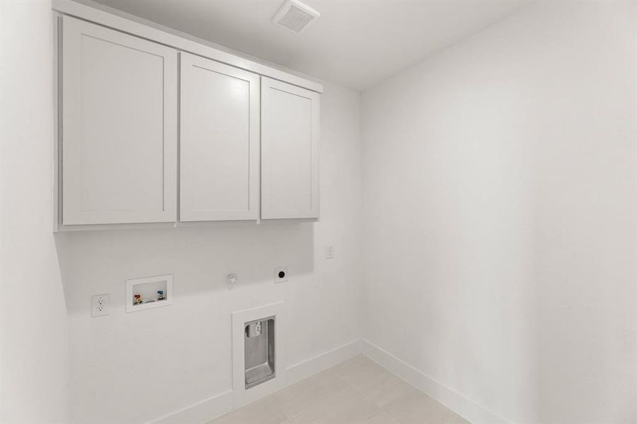 Spacious, unfurnished interior of a new home in Shady Valley Estates, Midlothian (Image 38). Spacious, unfurnished interior of a new home in Shady Valley Estates, Midlothian (Image 38).