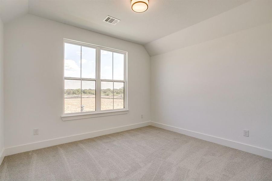 Spacious, unfurnished interior of a new home in Pecan Grove, Burleson (Image 22).