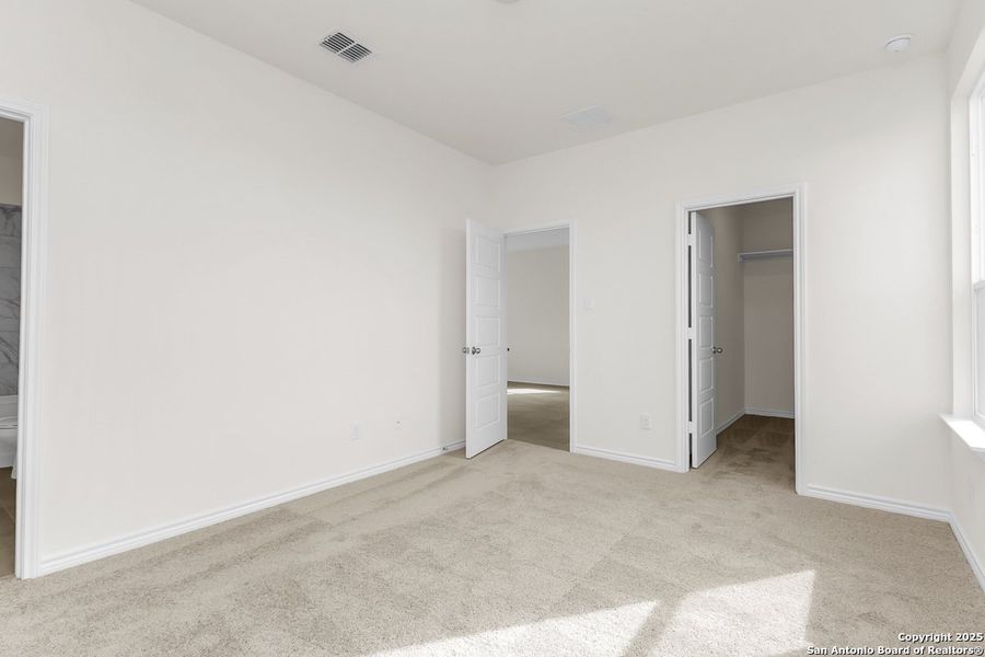Spacious, unfurnished interior of a new home in Woodside Farms, Seguin (Image 6). Spacious, unfurnished interior of a new home in Woodside Farms, Seguin (Image 6).