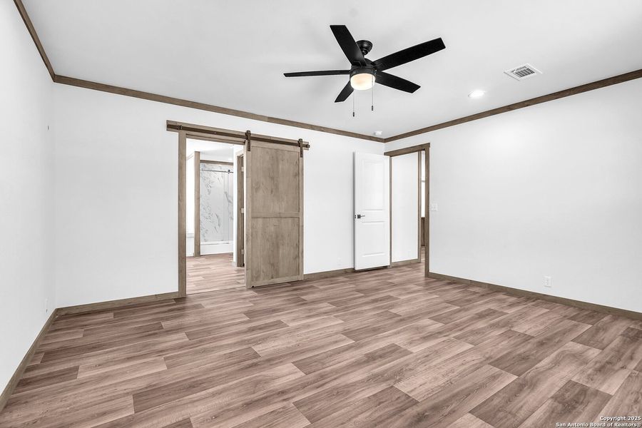 Spacious, unfurnished interior of a new home in , La Vernia (Image 22). Spacious, unfurnished interior of a new home in , La Vernia (Image 22).