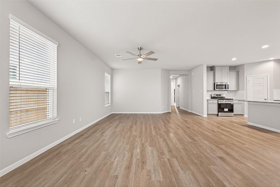 Spacious, unfurnished interior of a new home in , Brookshire (Image 23).
