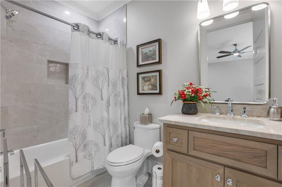 Furnished interior view inside a new home in , Dahlonega (Image 5).