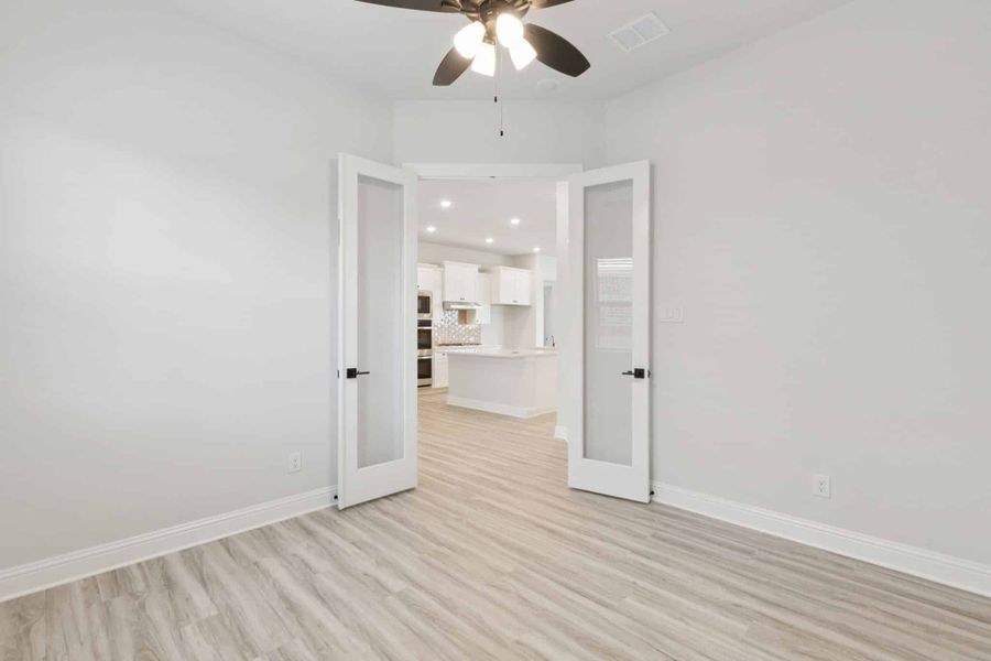 Spacious, unfurnished interior of a new home in Westside Preserve, Midlothian (Image 23).