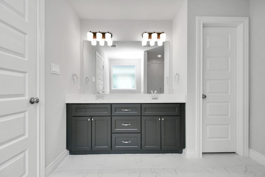 Furnished interior view inside a new home in Grand Oaks Reserve, Cleveland (Image 8). Furnished interior view inside a new home in Grand Oaks Reserve, Cleveland (Image 8).