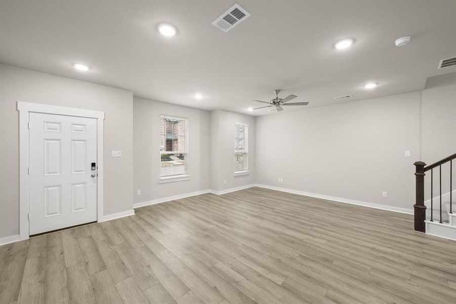 226 Wagon Spoke- Living Room-1