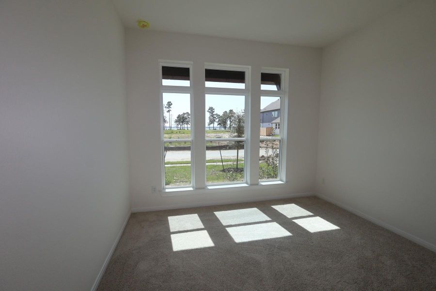 Spacious, unfurnished interior of a new home in Sundance Cove Lakeside - Overlook View Collection, Crosby (Image 7).