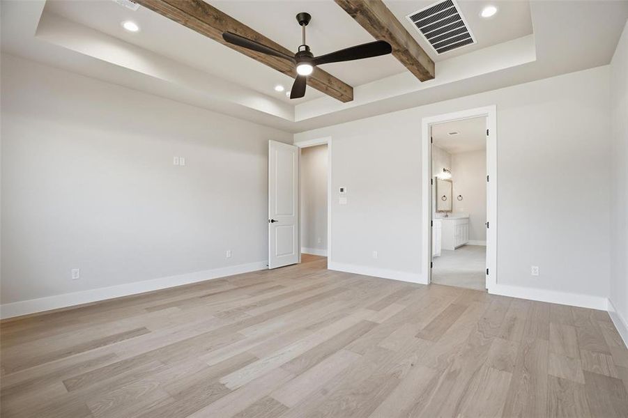 Spacious, unfurnished interior of a new home in Aledo Heights - Aledo ISD, Annetta South (Image 27).