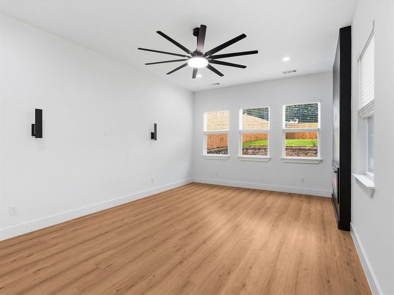 Spacious, unfurnished interior of a new home in , Dallas (Image 17).