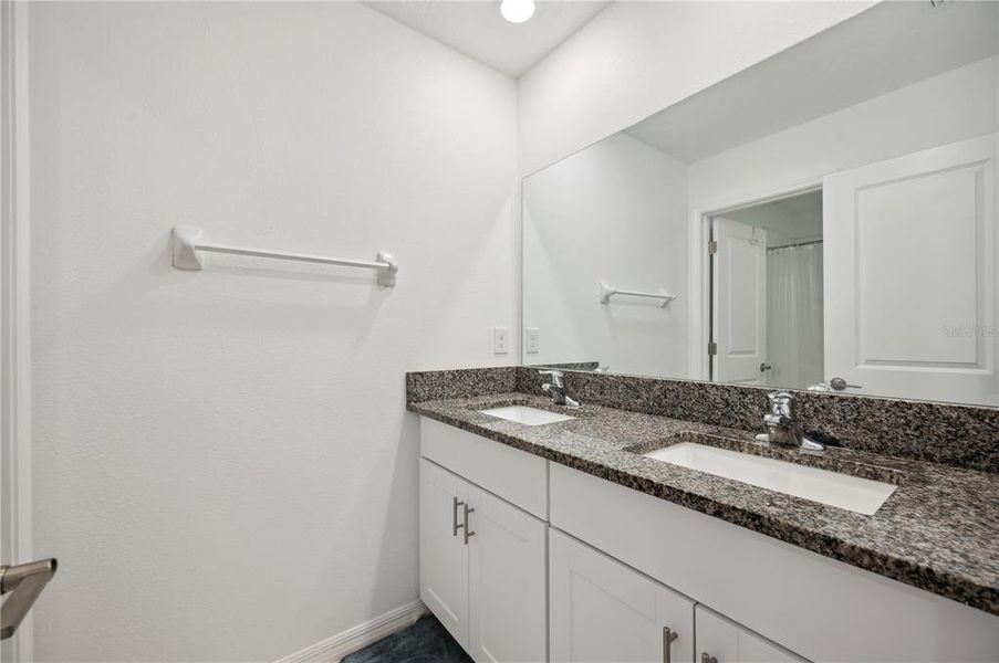 Furnished interior view inside a new home in , Plant City (Image 15).