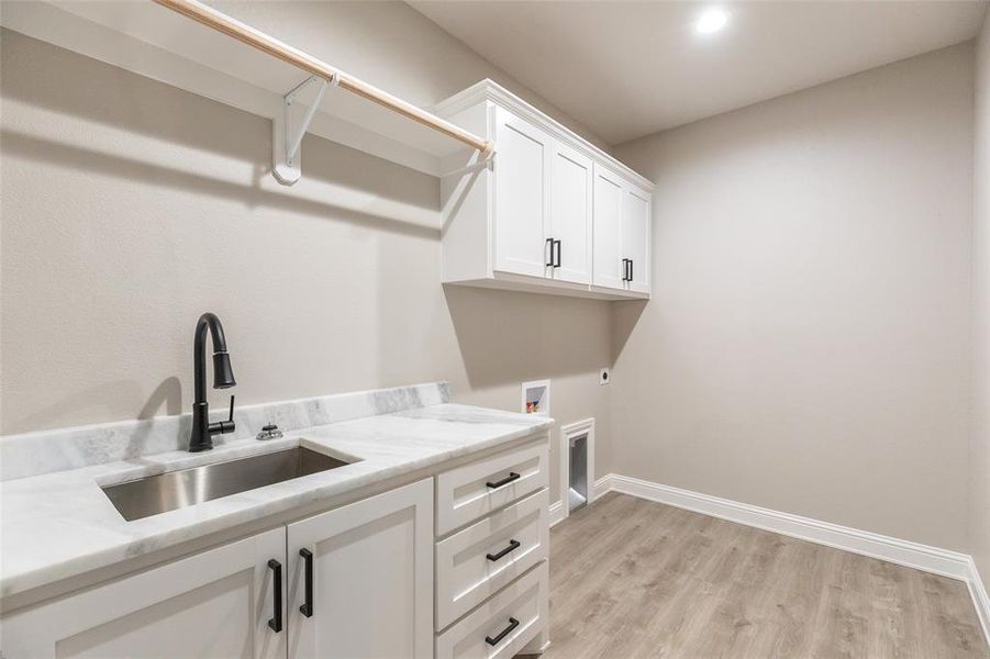Furnished interior view inside a new home in , Tuscola (Image 9).