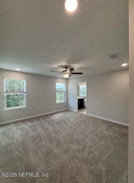 Spacious, unfurnished interior of a new home in , Jacksonville (Image 11).